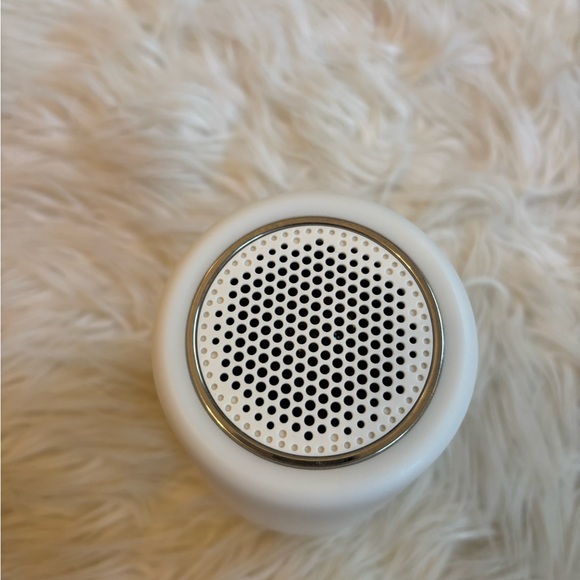 Hatch White Noise Machine with Power Adapter - Picture 3 of 5